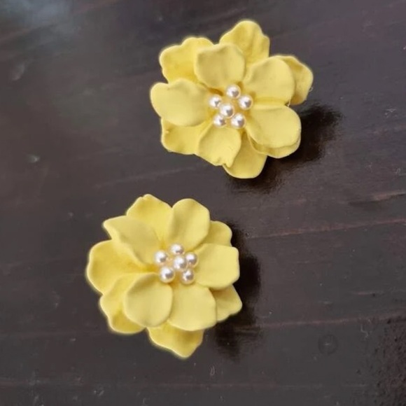 Yellow , White, Flower Pearl Resin, Summer, Goth, Floral, Boho Cottage Earrings - Picture 5 of 5